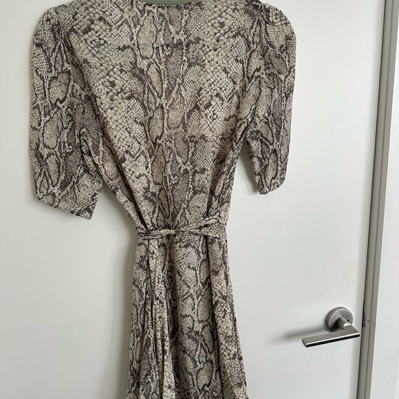 Reformation Monica Wrap Dress Snake Skin - never worn - Picture 6 of 8